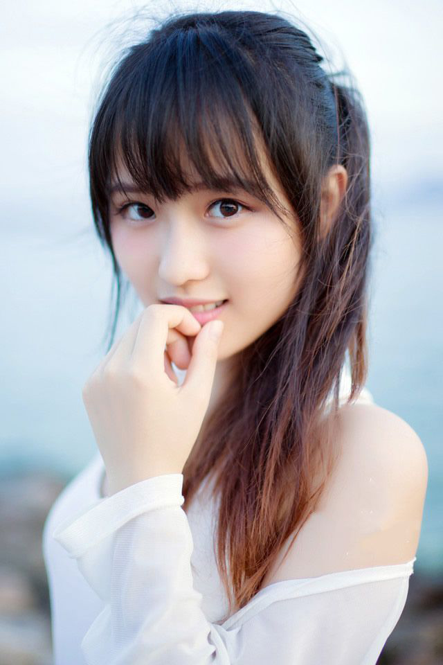 一股怒气自胸腔里喷薄而出，此刻他能够体会那些将士心中的愤怒与憋屈了，自己在前线舍生忘死，刘璋却在这里搞他家人，刘璝怒喝一声，就要冲进去杀了这对狗男女。